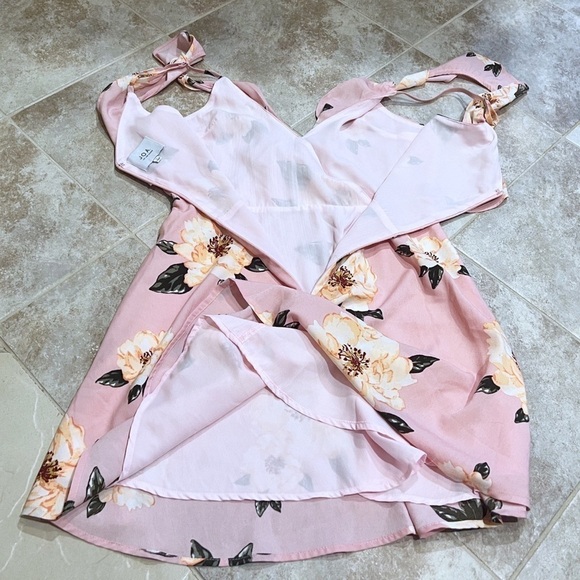 J.O.A. floral cold shoulder pink ruffle v neck mini dress FLAWLESS small - Picture 5 of 10